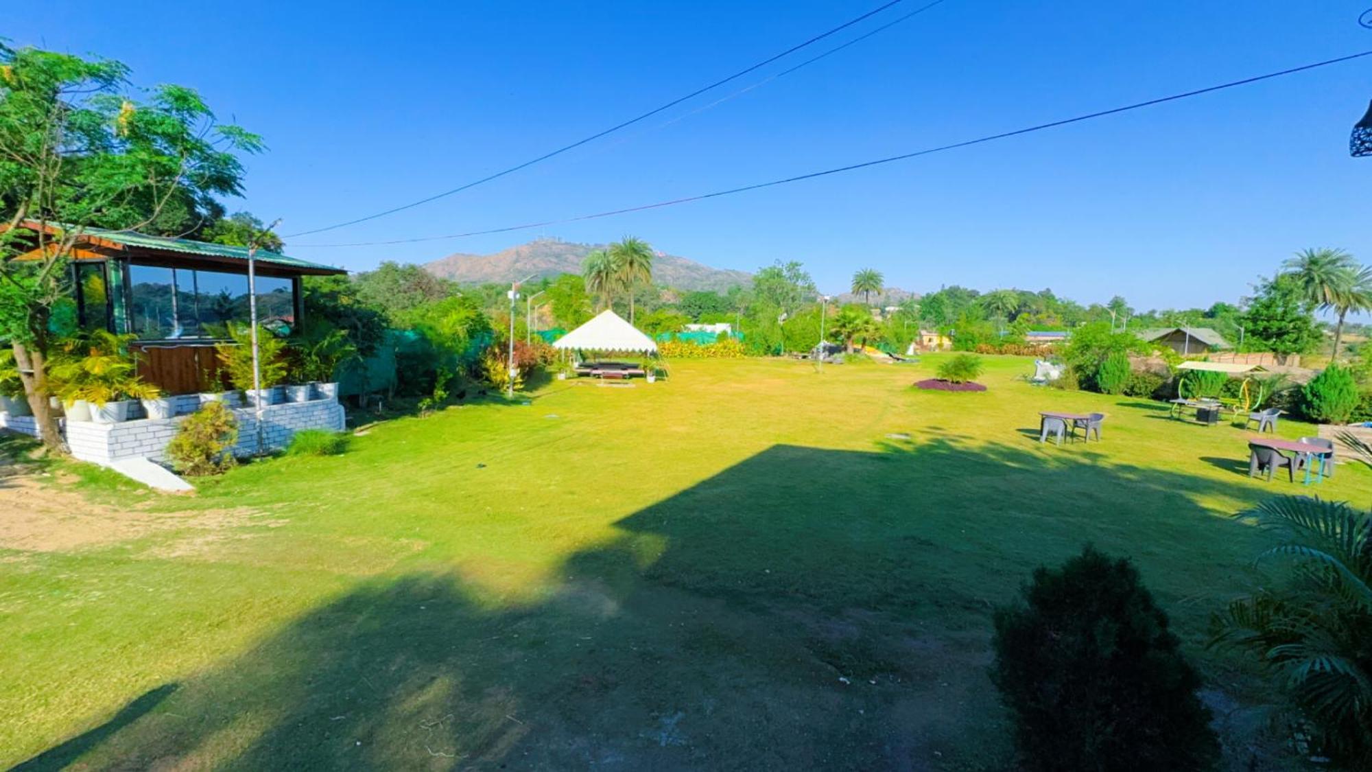 Far Out Field Resort Mount Abu Exterior foto